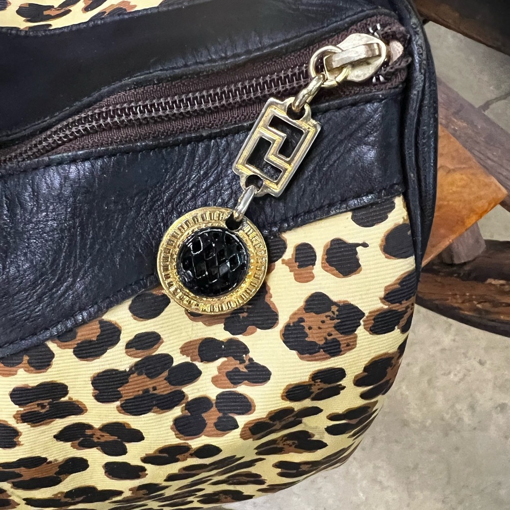 Gianni Versace Leopard Print Handbag with Black Accents - Picture 9 of 15